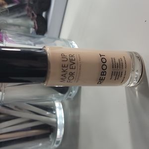 Make Up For Ever Reboot Foundation